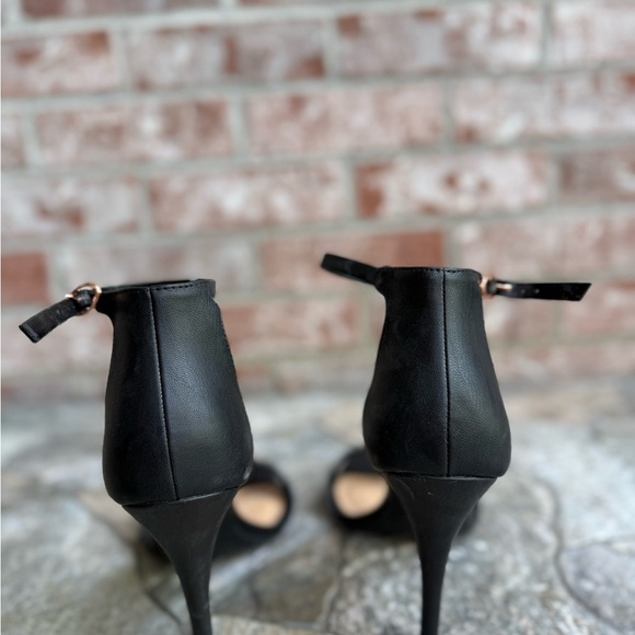 LC Lauren Conrad Black Open Toe Heels - Picture 3 of 4